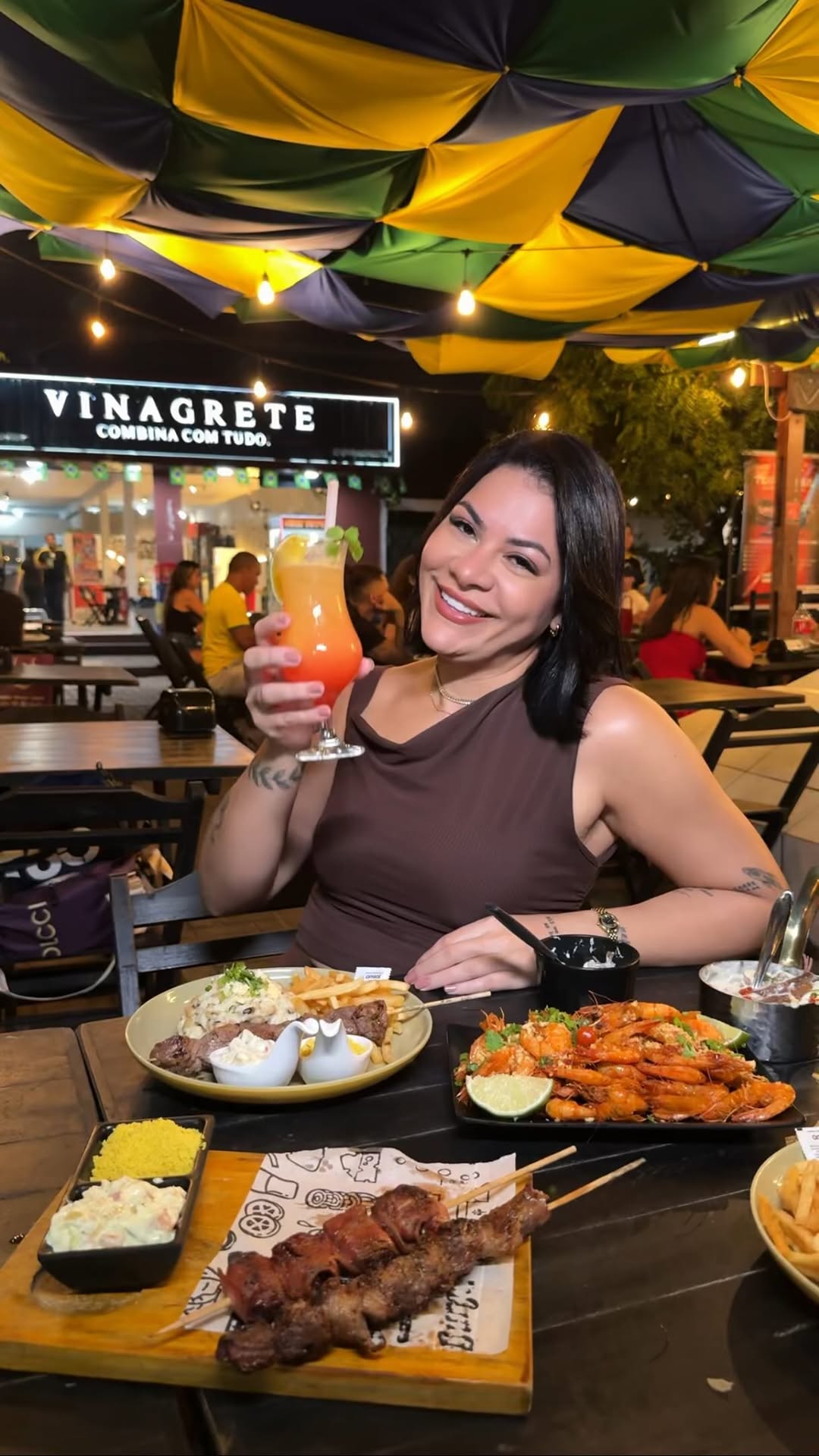 Conteudo Emily em restaurante Vinagrete
